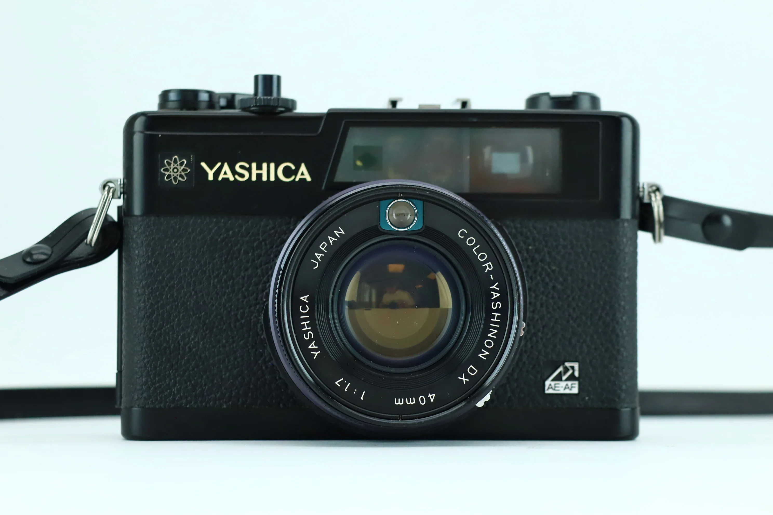 Yashica Electro 35 GX with Color-Yashinon DX 40mm 1:1.7 - Image 5