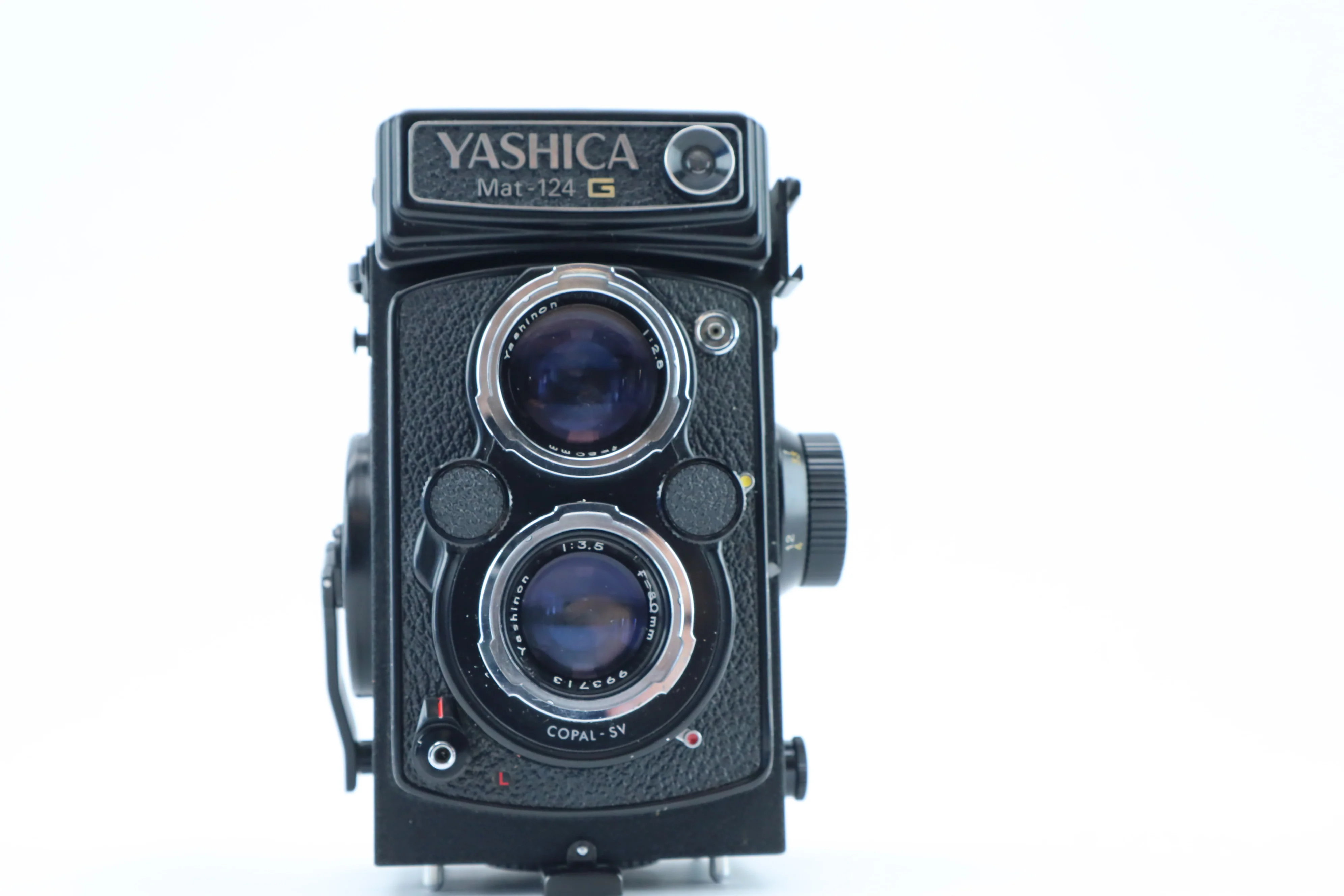Yashica Mat-124G – Classic Twin-Lens Reflex Camera for 120 Film - Image 2