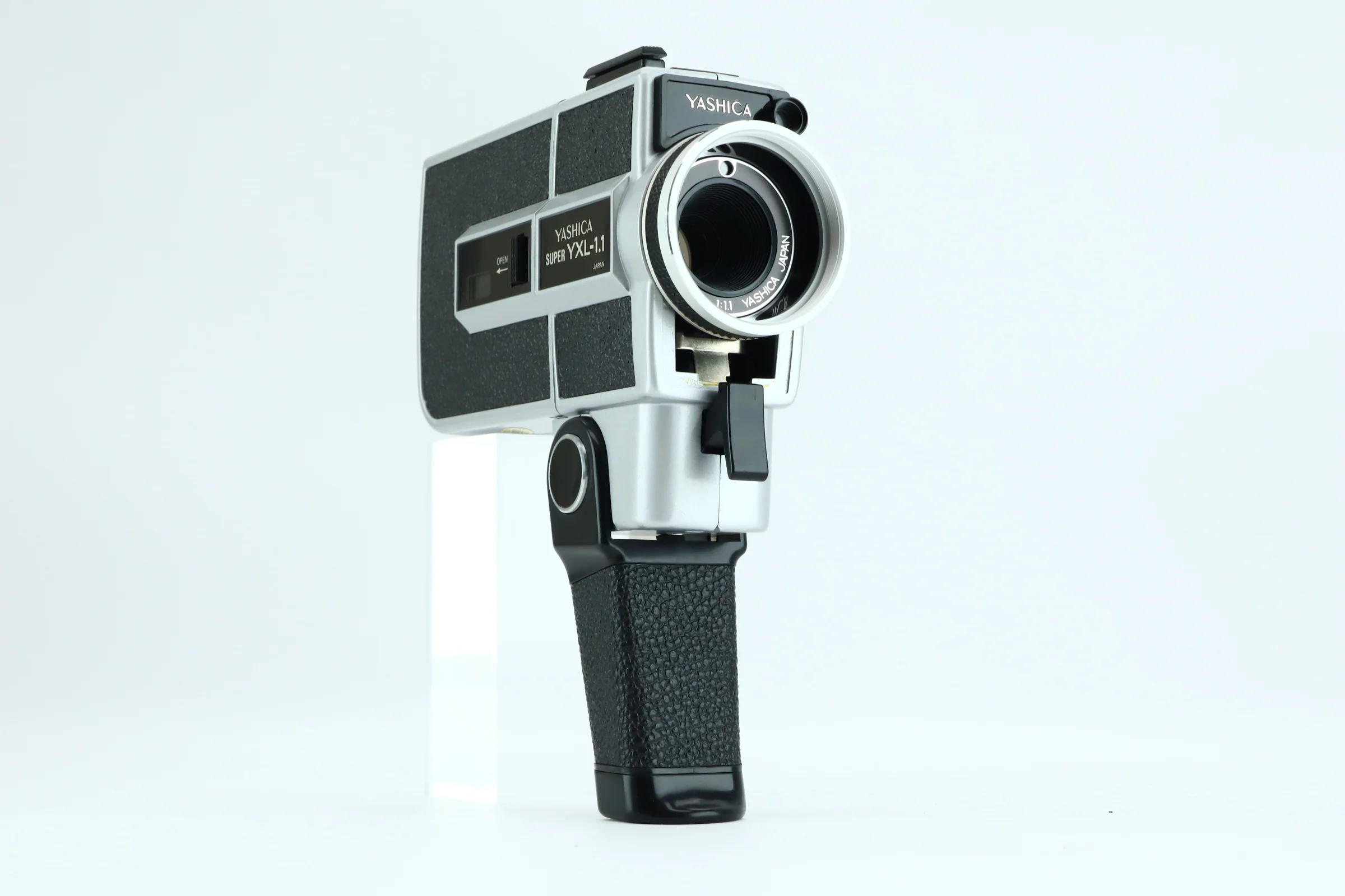Yashica super YXL-1.1 | Yashinon 13mm 1:1.1