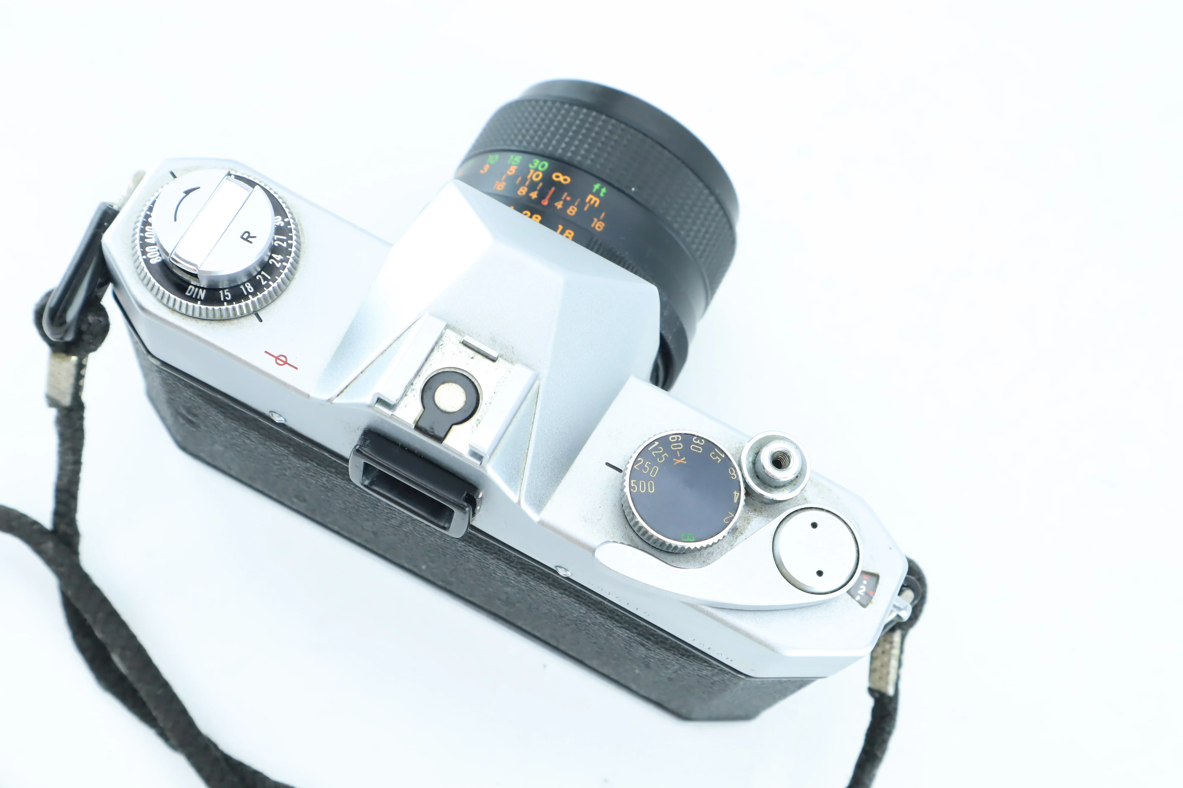 Yashica TL with Carenar Auto 50mm f/1.8 Lens - Image 5