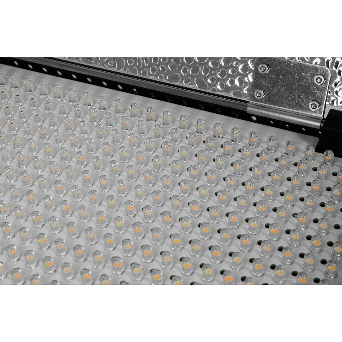Yongnuo LED Light YN6000 - WB (3200 K - 5600 K) - Image 4