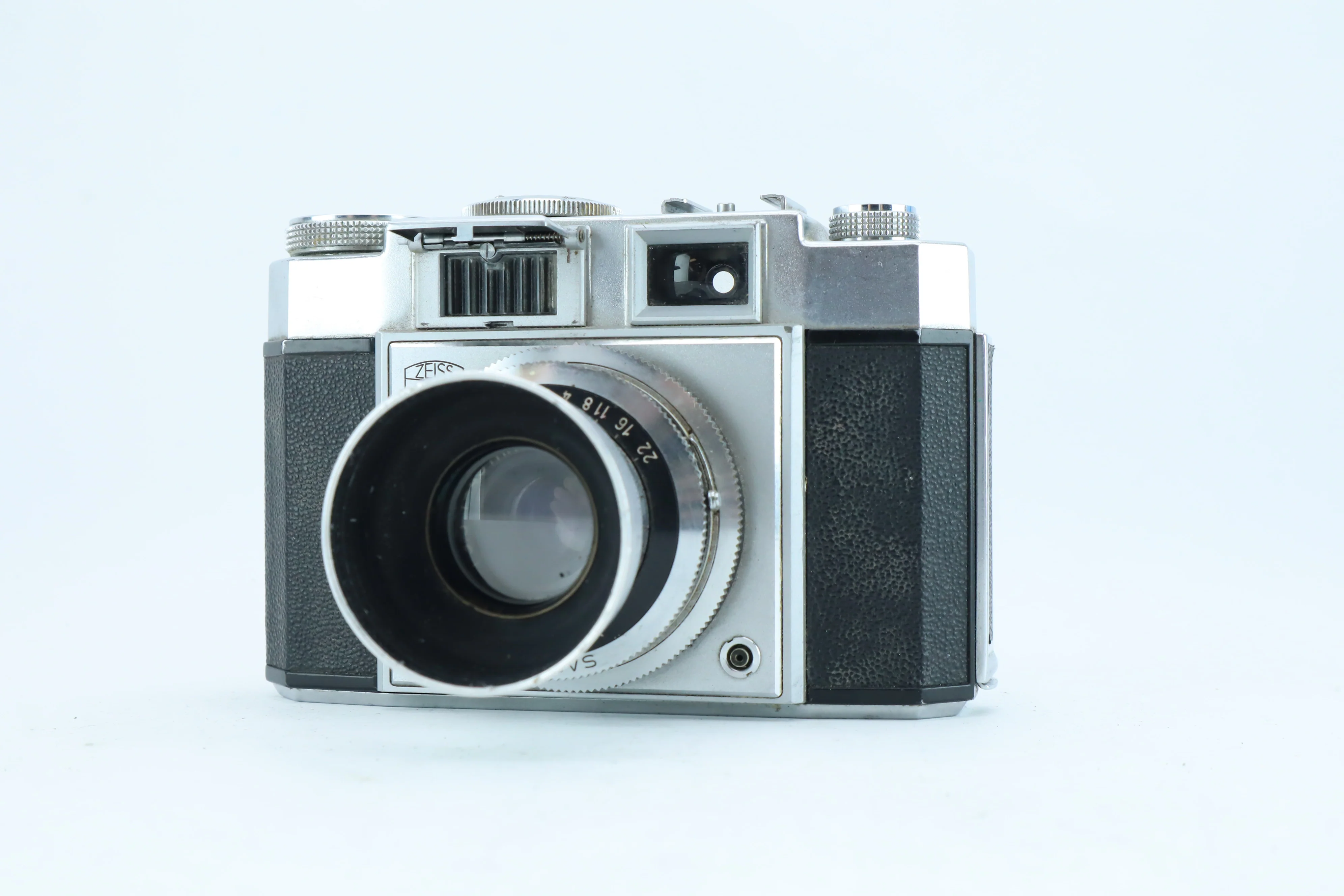 Zeiss Ikon Contina II - Classic German Precision with Novar-Anastigmat 45mm f/3.5 - Image 2