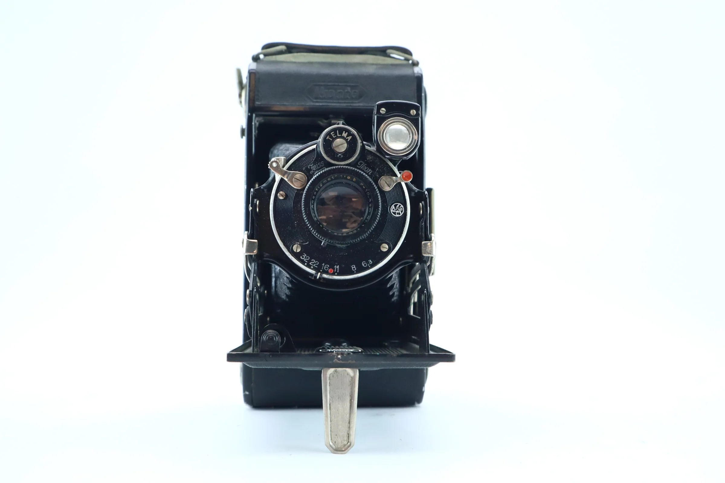 Zeiss Ikon Ikonta 520/2 with Zeiss Ikon Nova-Anastigmat 105mm f/6.3 - Image 2