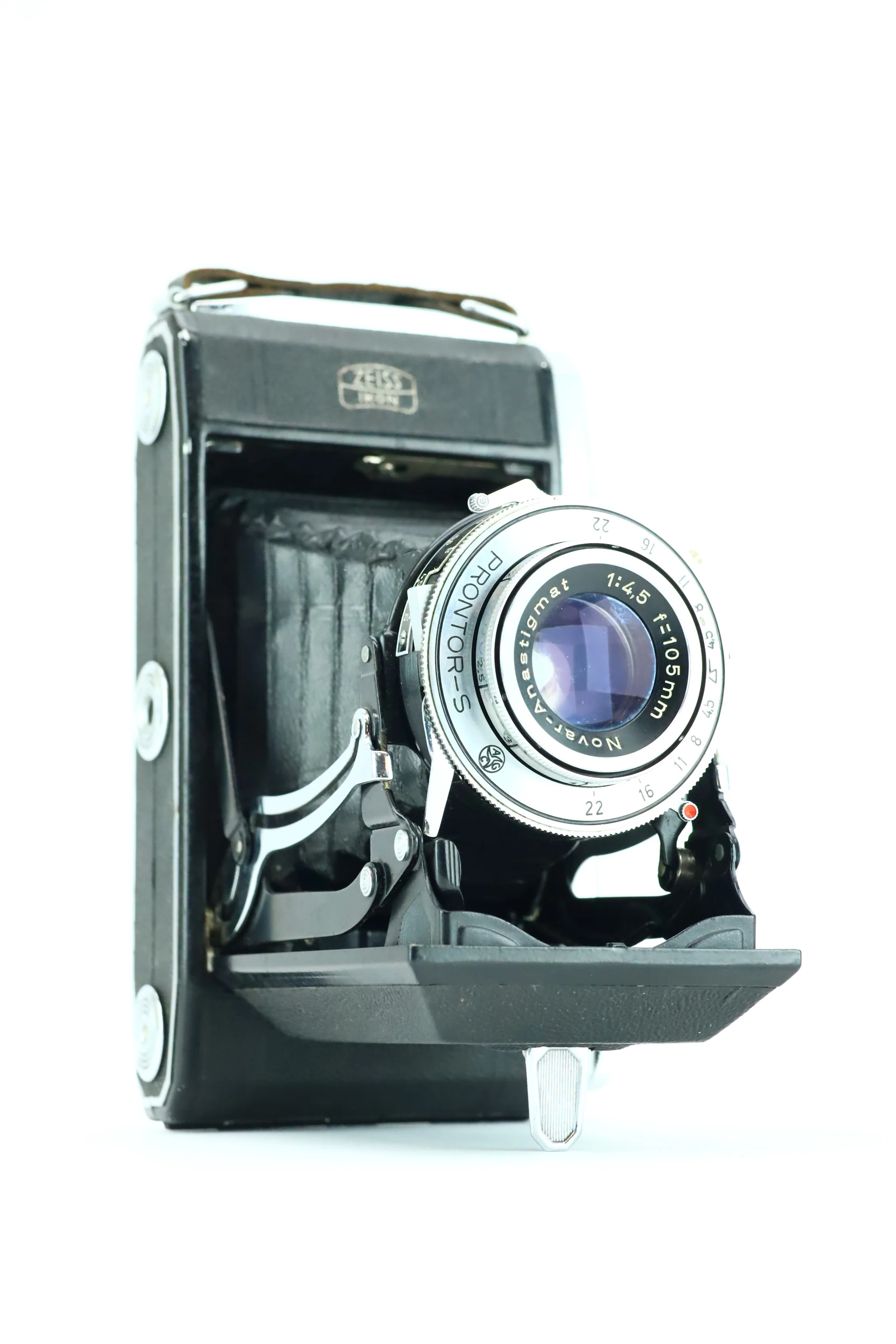 Zeiss Ikon Nettar with Prontor-S Novar-Anastigmat 1:4,5 f=105mm lens
