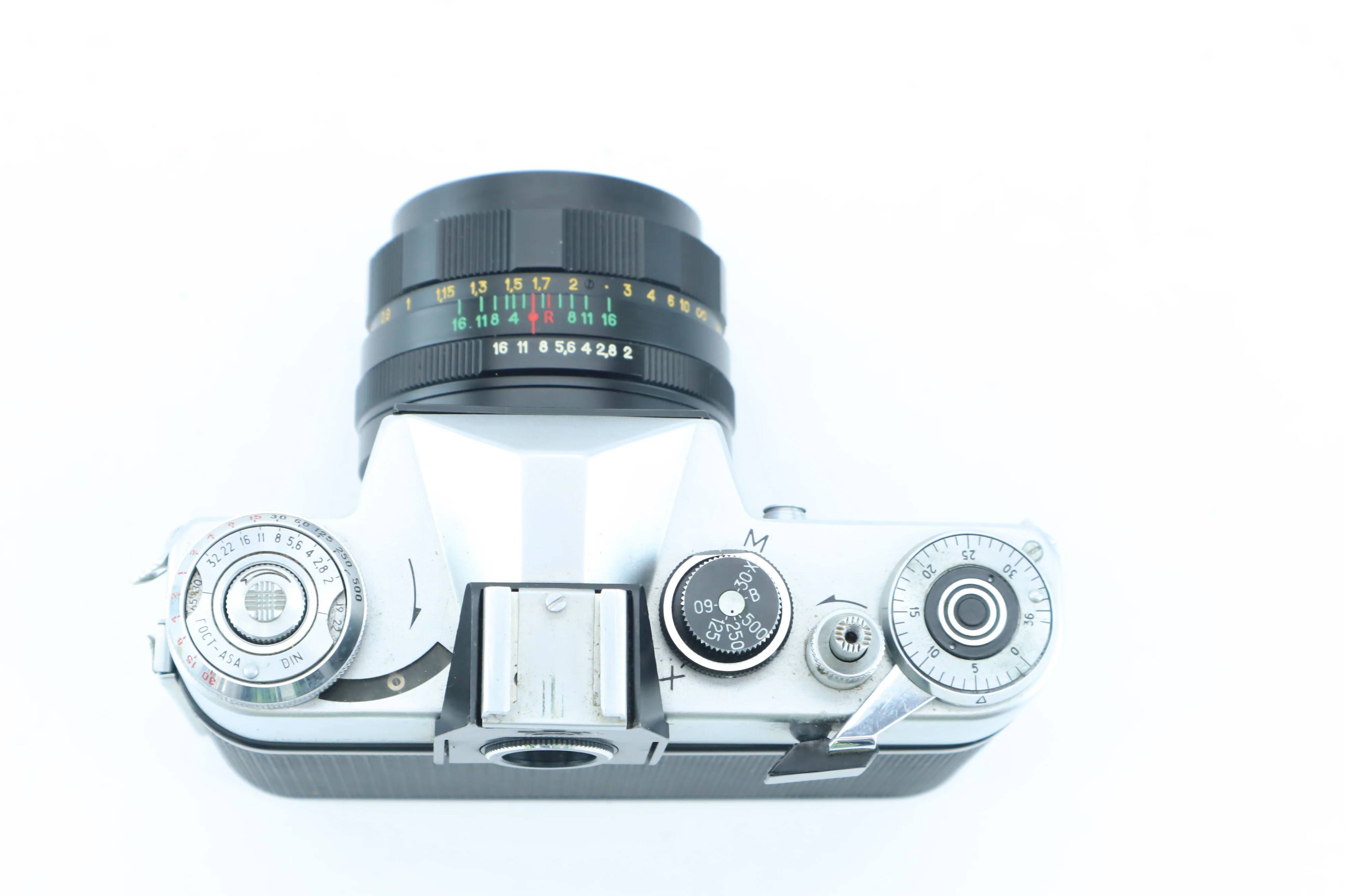 Zenit EM with Helios-44M 58mm f/2 – Classic Soviet M42 SLR with Legendary Bokeh Lens - Image 5